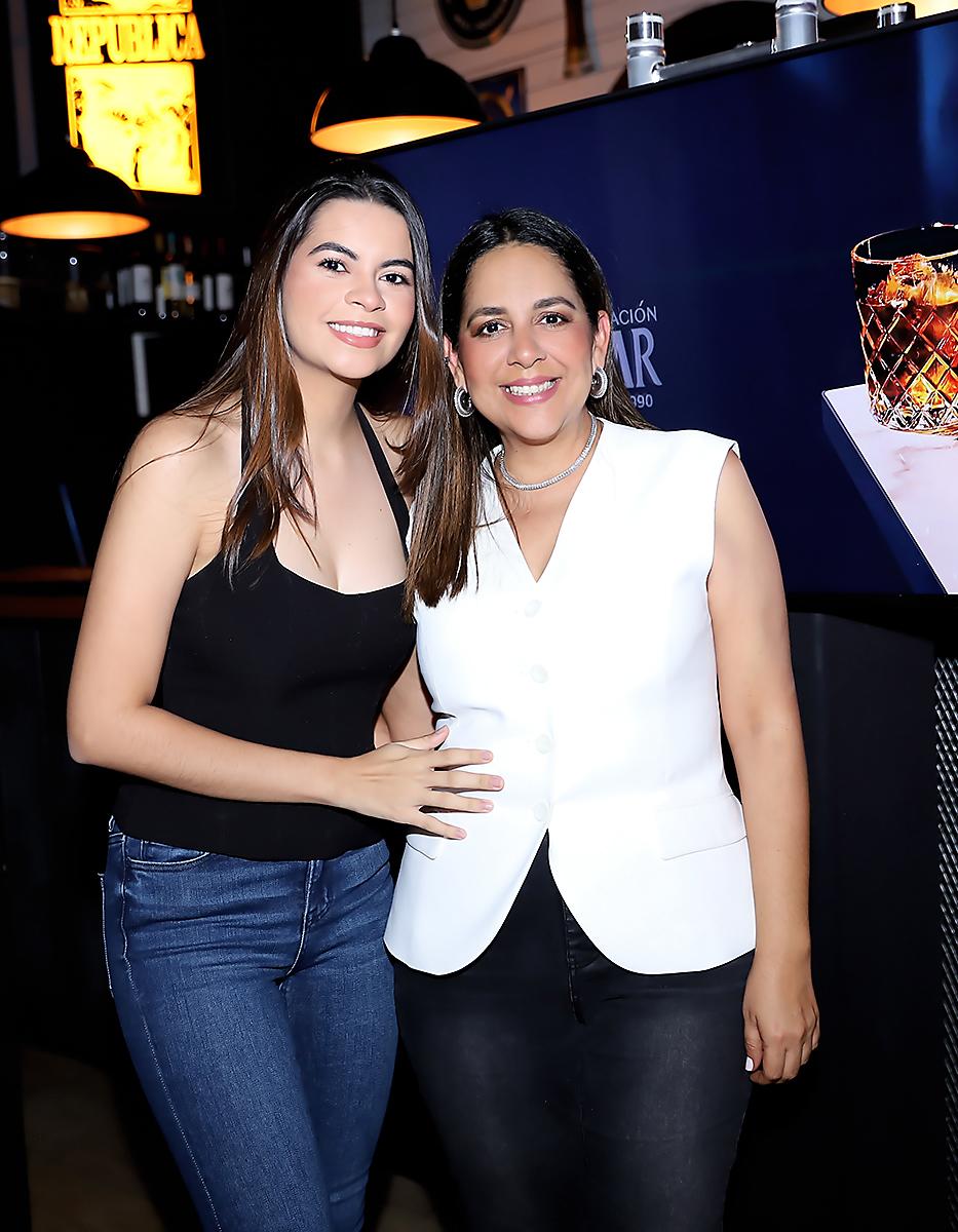 Camila Acosta y Alejandra de Acosta.