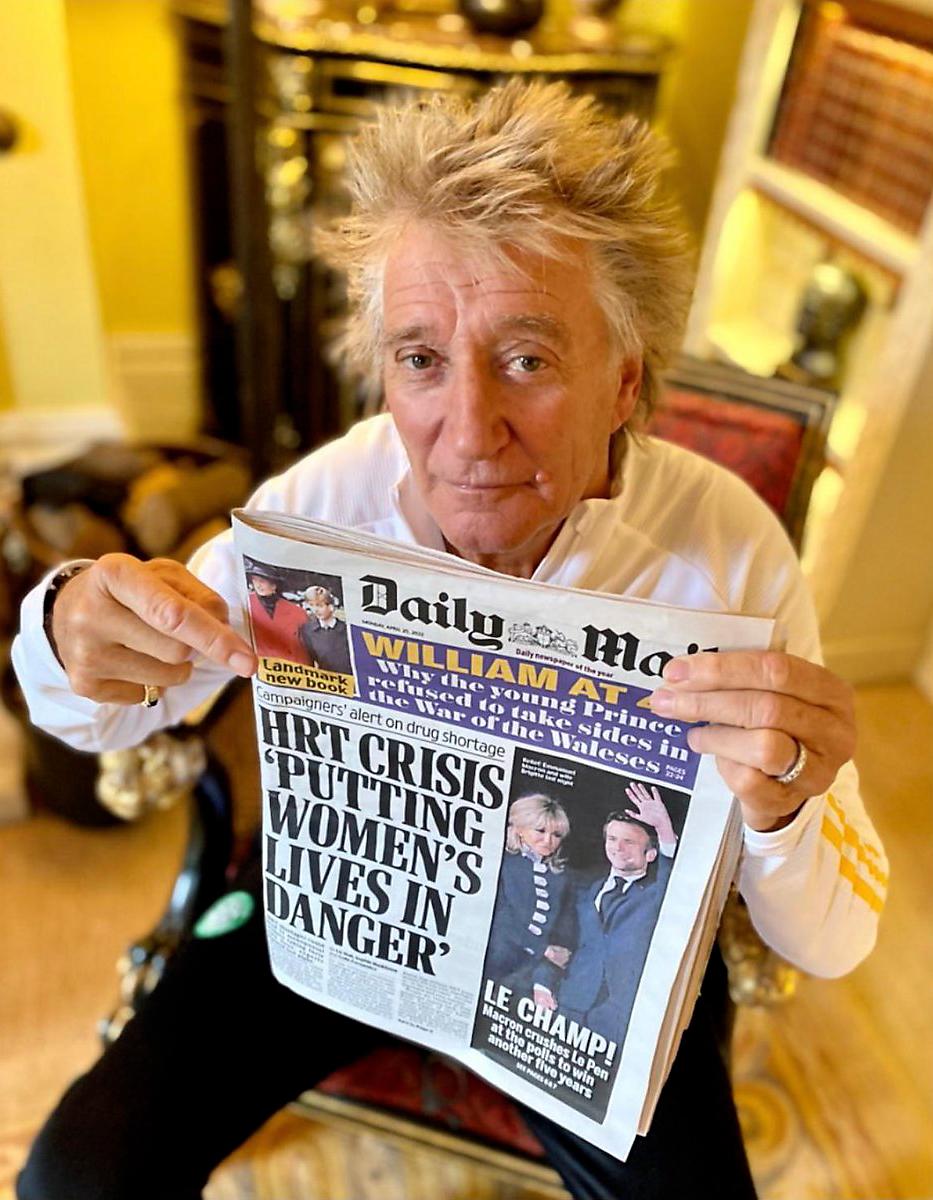  Nombrado caballero por la realeza inglesa, Rod Stewart se considera uno de los cantantes más reconocidos en el mundo. Con más de cien millones de discos vendidos, Stewart ha roto varios récords en la industria de la música.
