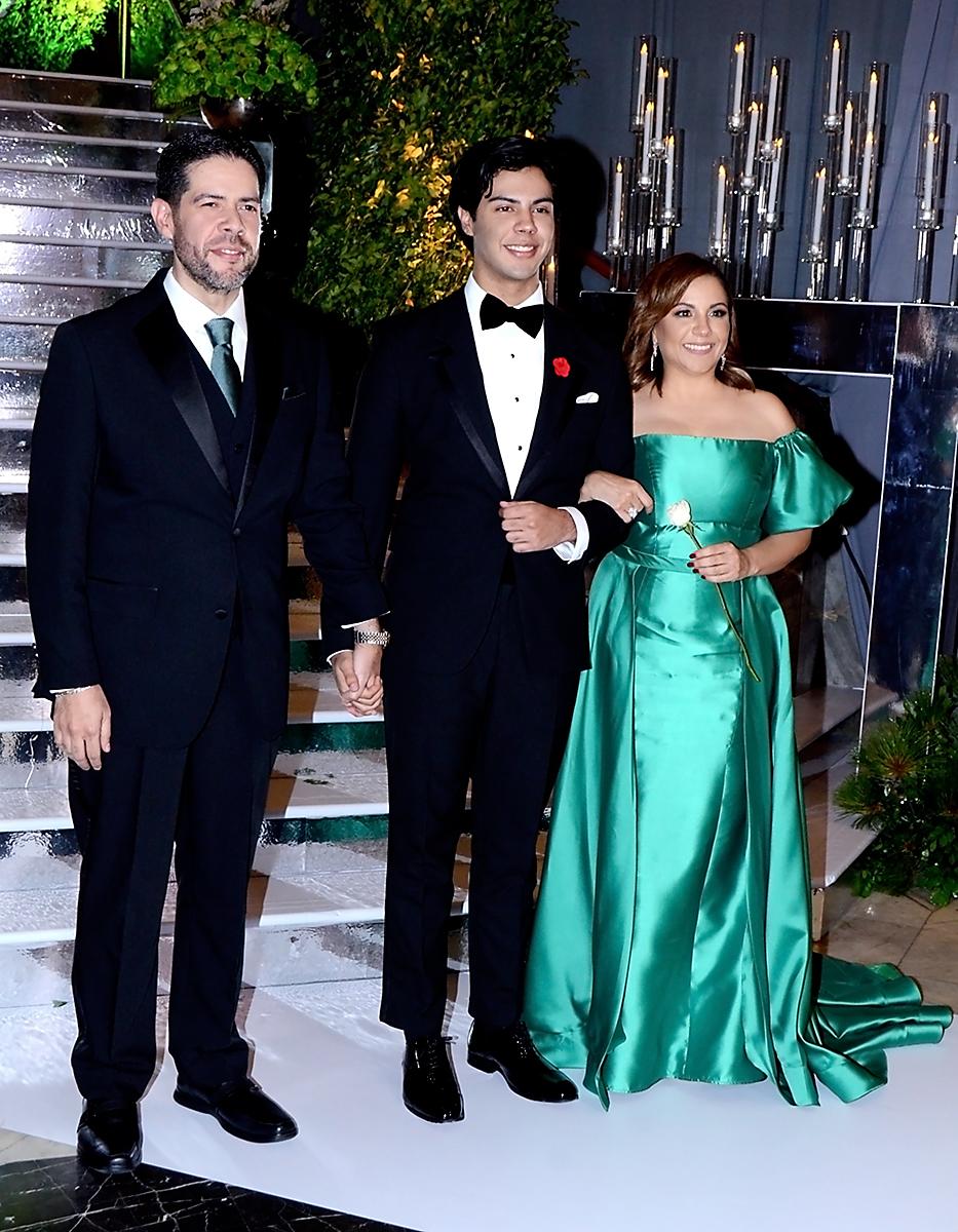 Luis, Josemaría y Analiesses Rodríguez
