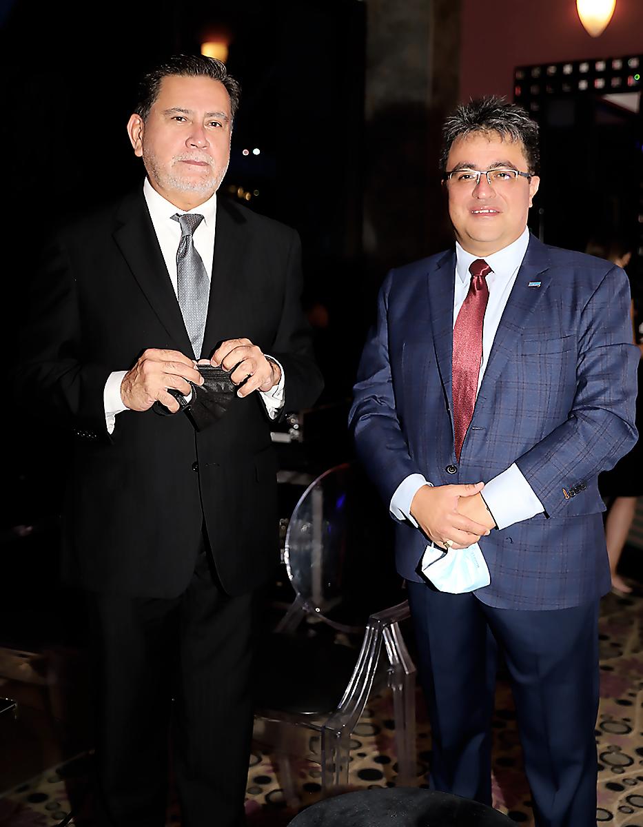 Lic. Ricardo River y Dr. Klever Saenz