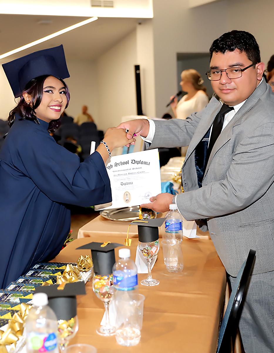 Entrega de títulos de la Intercontinental School 2023