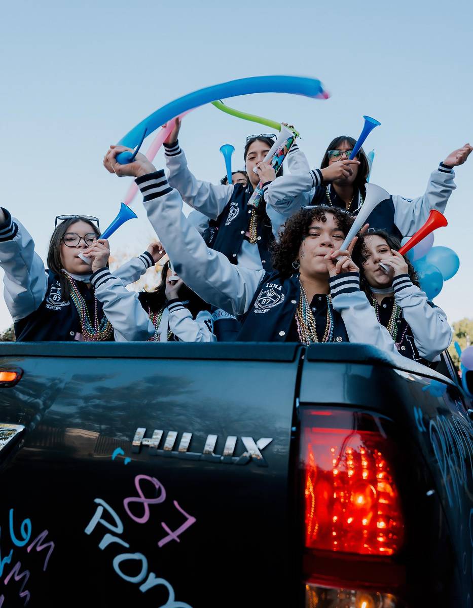 Senior entrance de la clase 2026 del Instituto María Auxiliadora