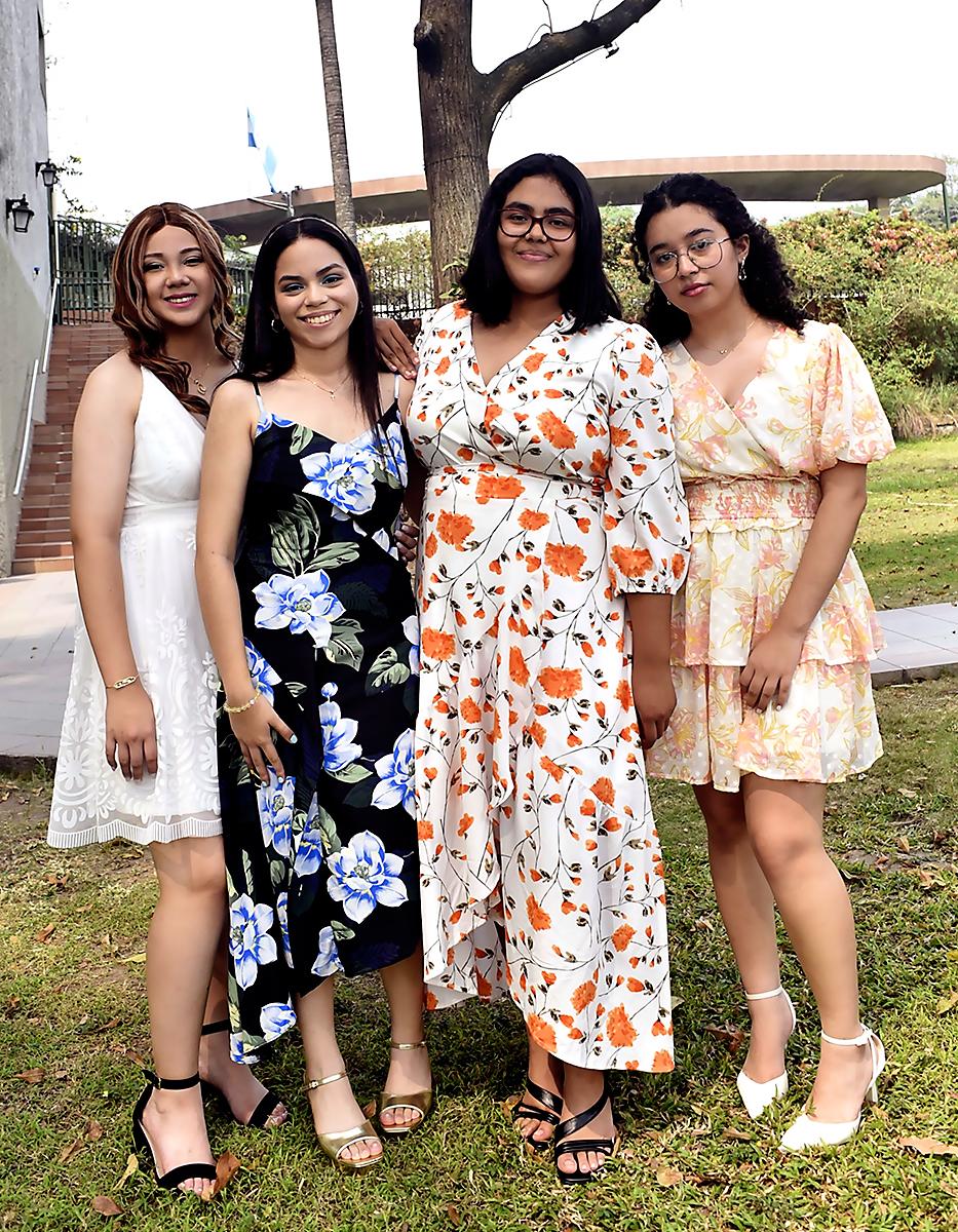 Katherine Martínez, Soffía Page, Valeria Viana y Mariana Rápalo.