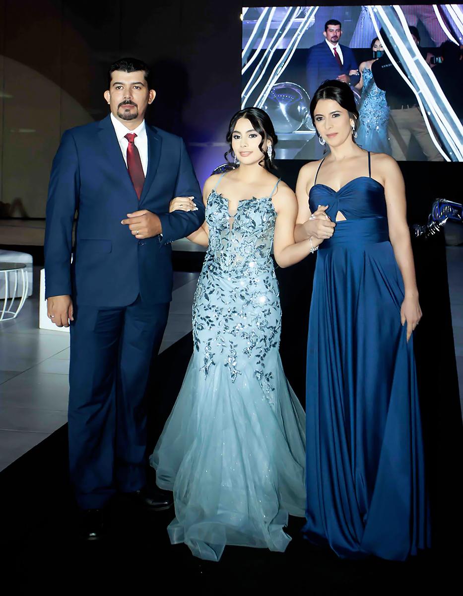 Mauricio, Fabiola y Jenny Molina.