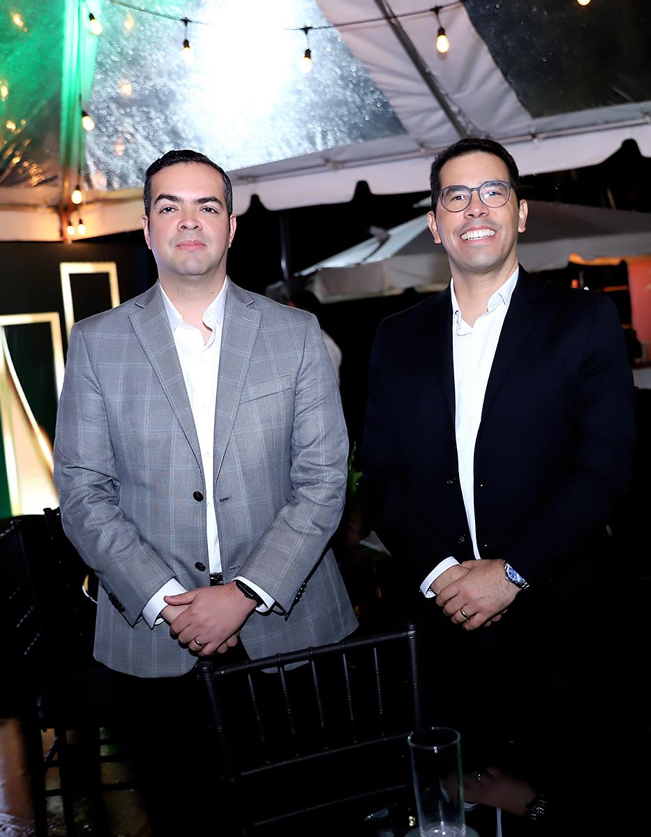 Guillermo Fúnes y Wilfredo Morazán.