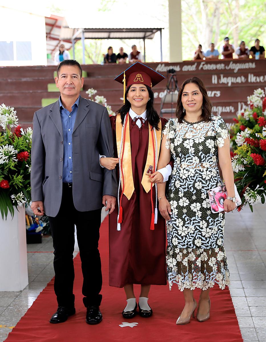 Graduación de los seniors 2025 de Mayan School