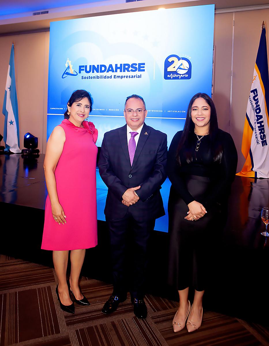 Tesla Callejas, Rony Carrillo y Rachel Henríquez.