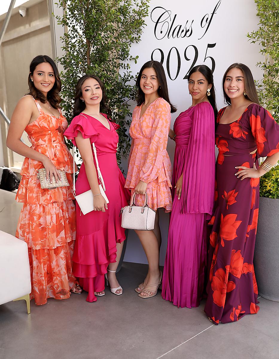 Andrea Elvir, Juliette Matamoros, Camila López, Ámbar Vásquez y Arianna Falck.