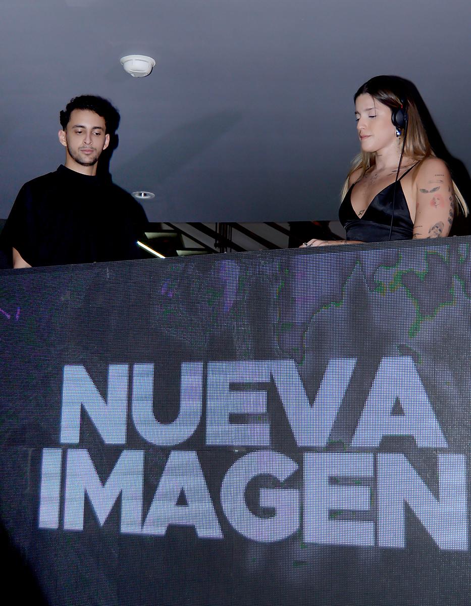 Los Djs Mario Menpez y Ana Florencia