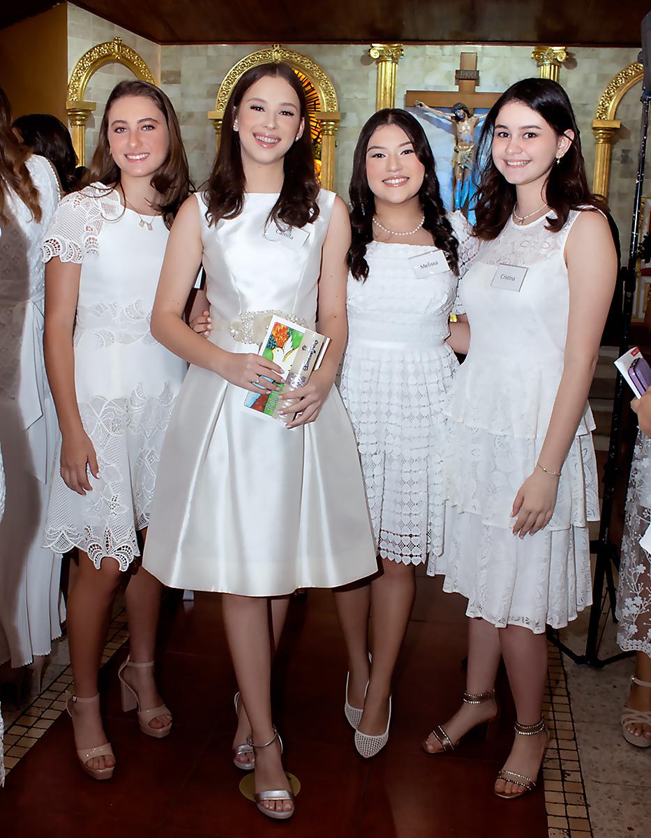 Alessandra Canahuati, Camila Hawit, Melissa Torres y Cristina Rodezno.