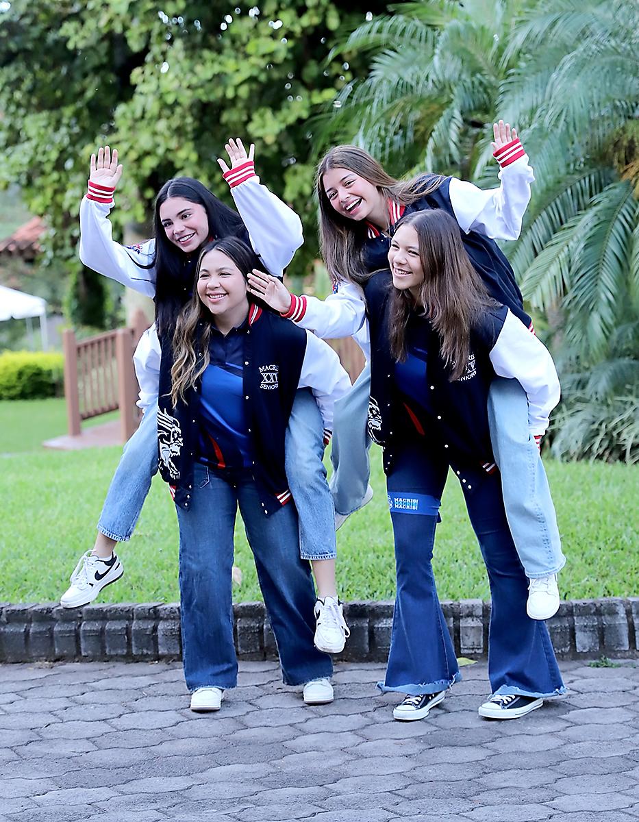 Senior Entrance 2025 de Macris School