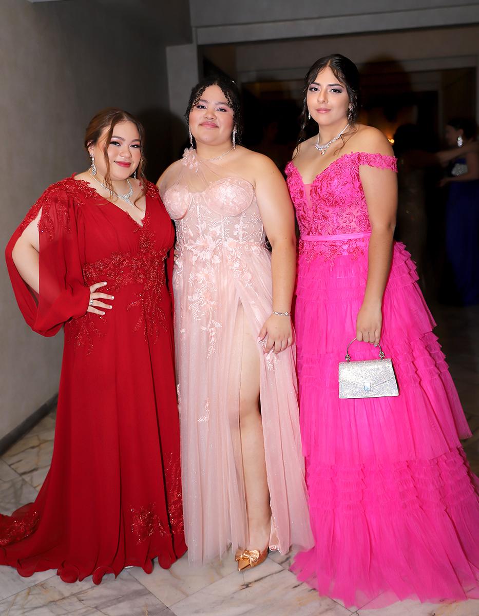 Jimena Espinal, Mercedes Pineda y Jhasi Calderón
