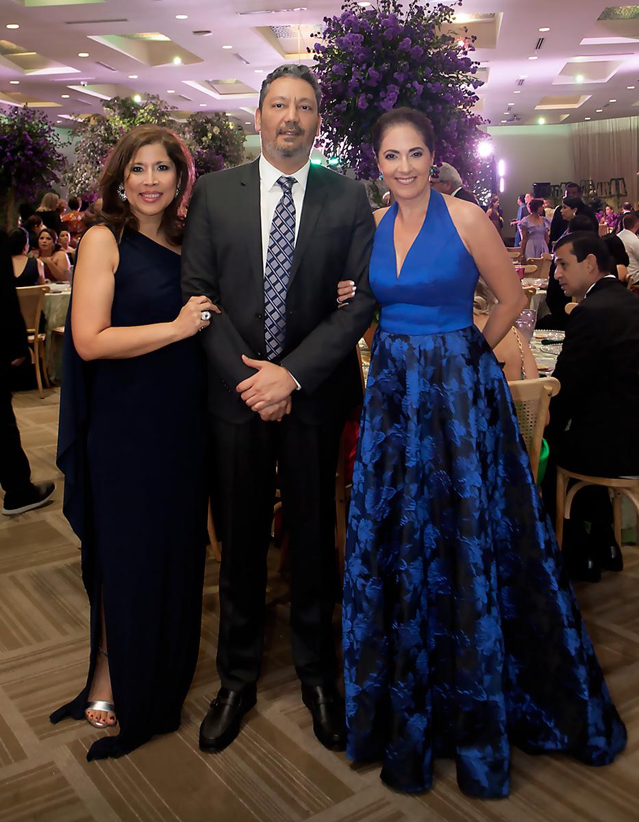 Claudia Serpas, Jorge Martín Frech y Marielena Assaf.
