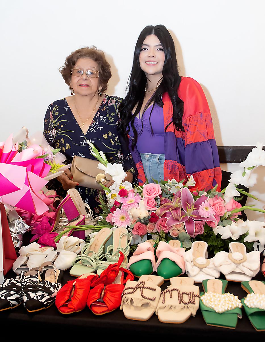 Stephanie Zelaya y su tienda Katara.
