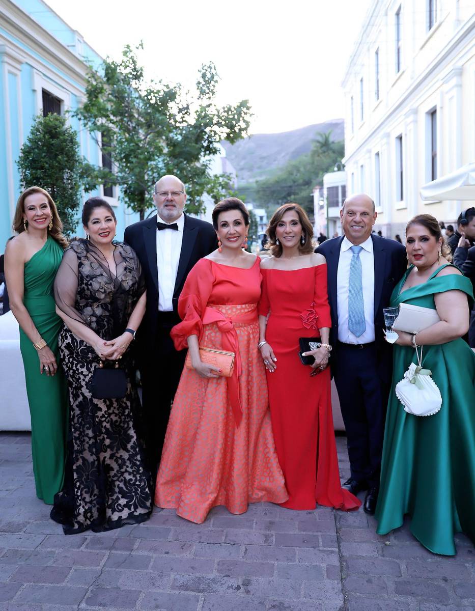 Así fue la boda eclesiástica de Ivana Lagos y Jacobo Waincier Canahuati