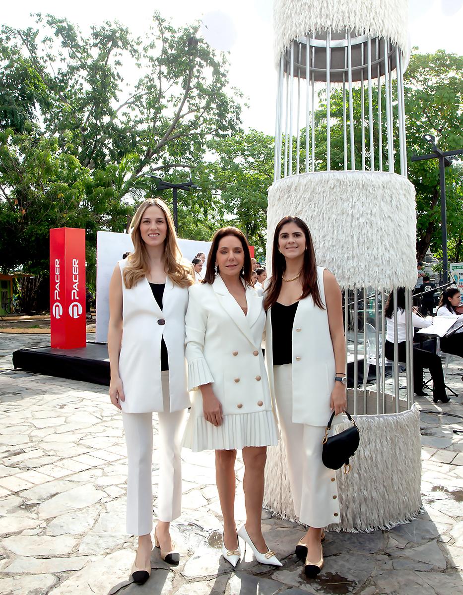 Nathalie, Sandra y Leila Canahuati.