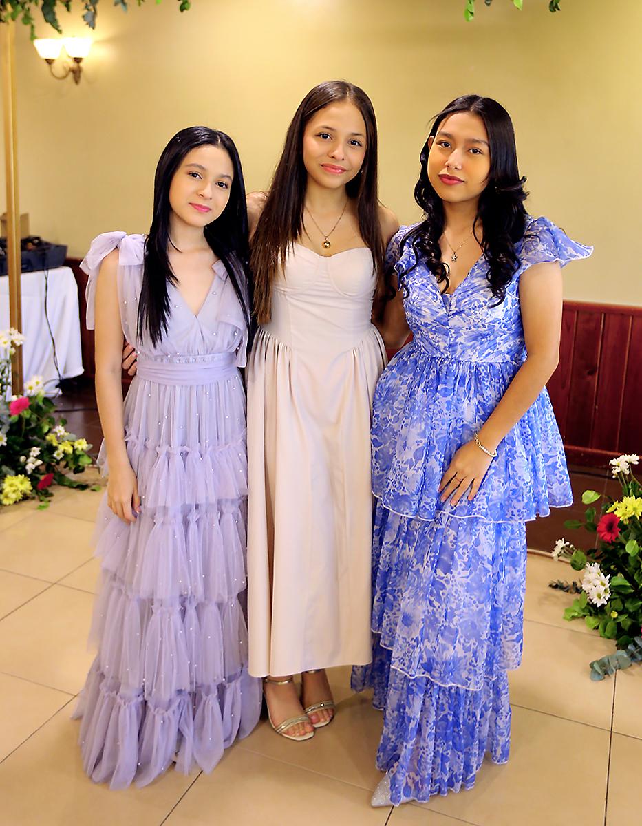 Ashley Vanesa Bustillo, Sophia Rene Graugnard y Azaria Elizabeth Mejía.