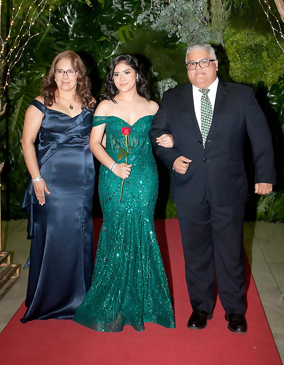 Montserrat Flores y su padre Oscar Flores y Montserrat Bonilla