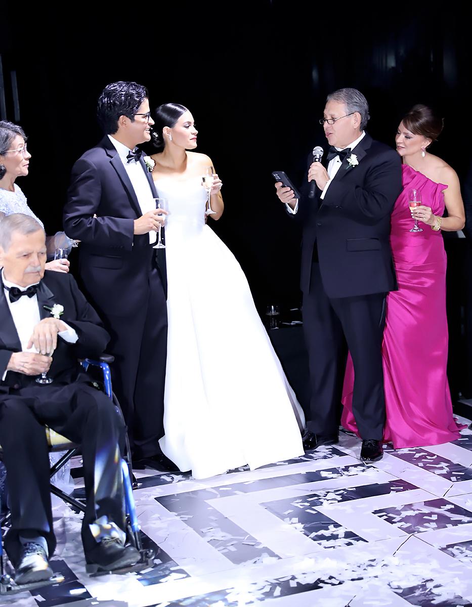 Fiesta nupcial de Allison Rivera y José Armando Erazo