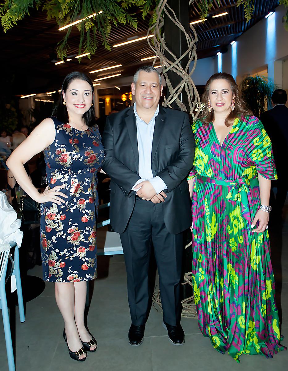 Linda Robelo, Luis Garner y Fanny Hawit.