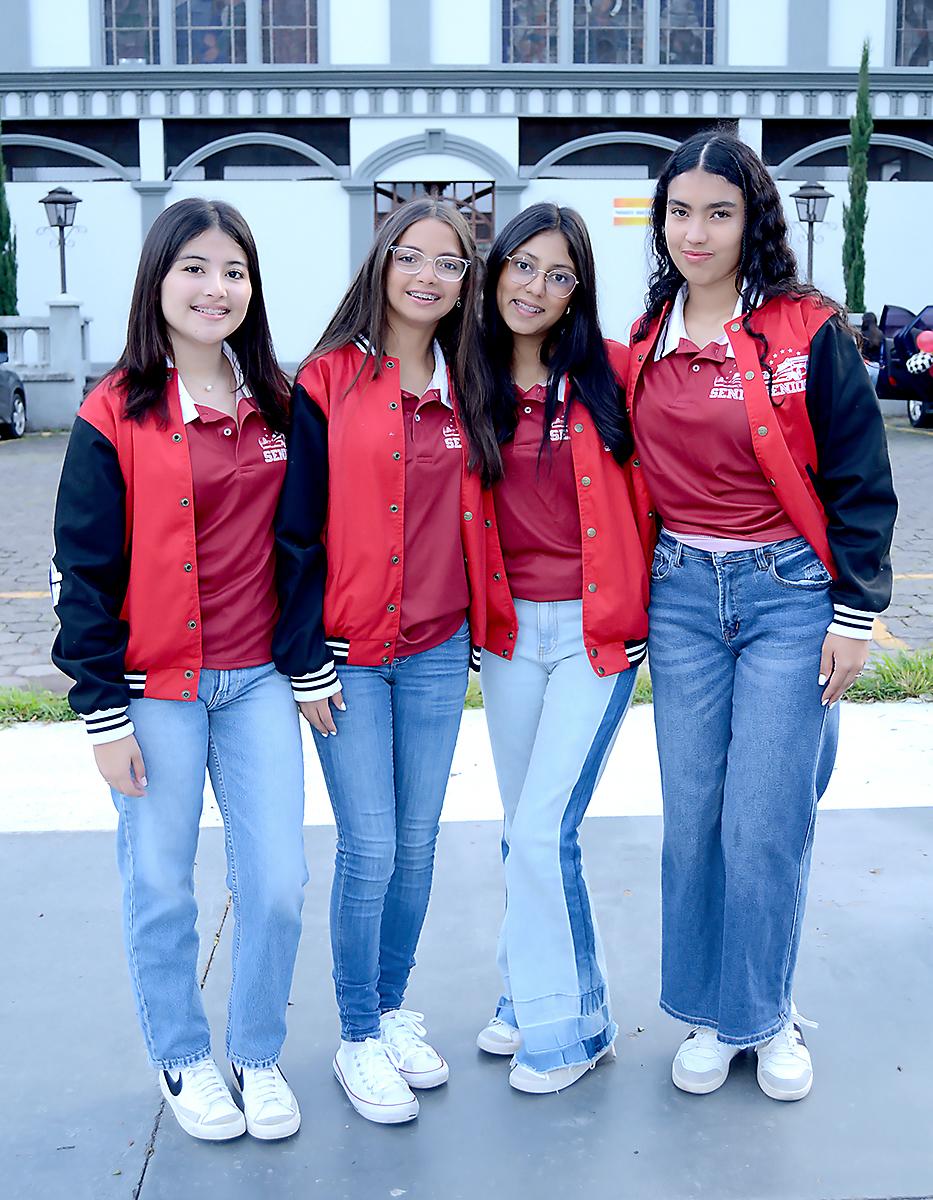 Camila Zelaya, Mía Mondragón, Sophia Santos y María Chambasis 