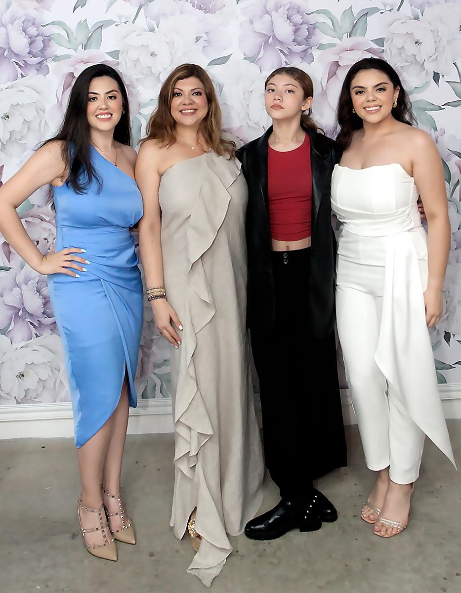 Jenny Ordoñez con sus hijas Valeria, Jenny y Alessia Ordoñez.