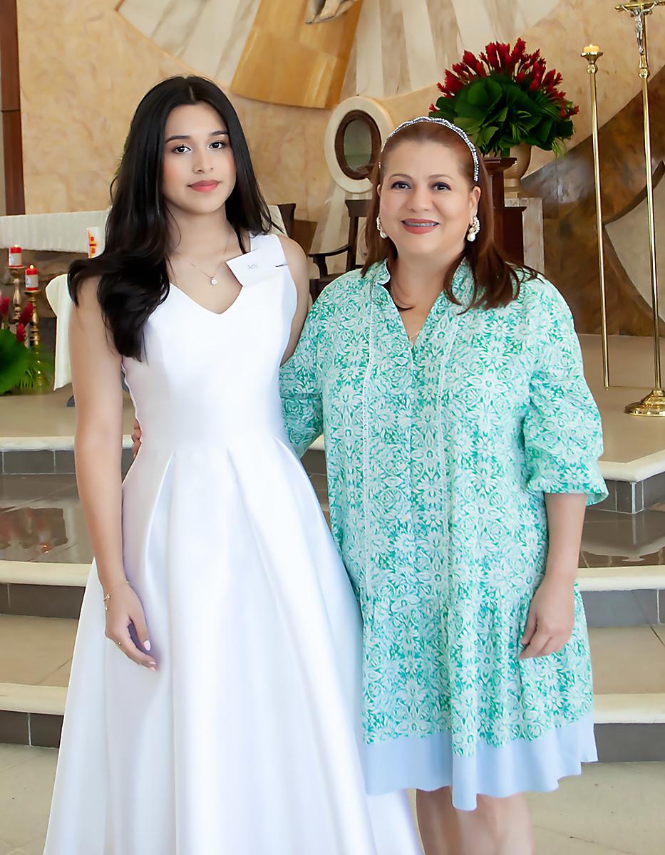 Any Paulina Andino y Sulim Trejo.
