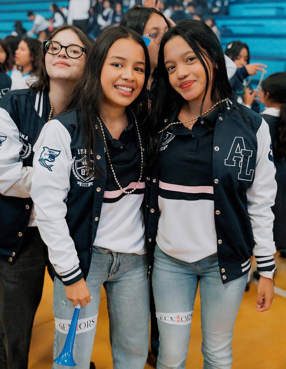 Senior entrance de la clase 2026 del Instituto María Auxiliadora