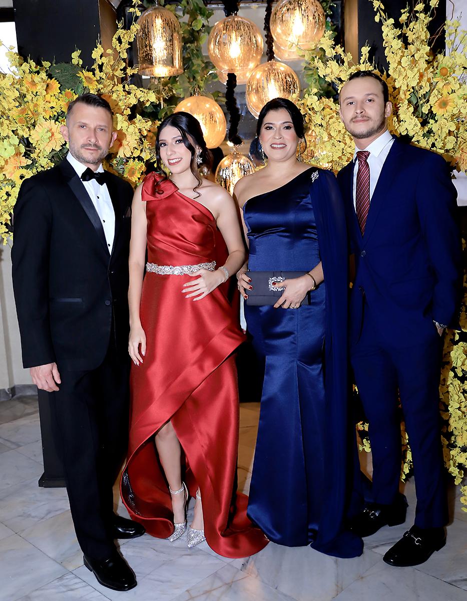 Invitados de la prom 2025 de La Estancia School