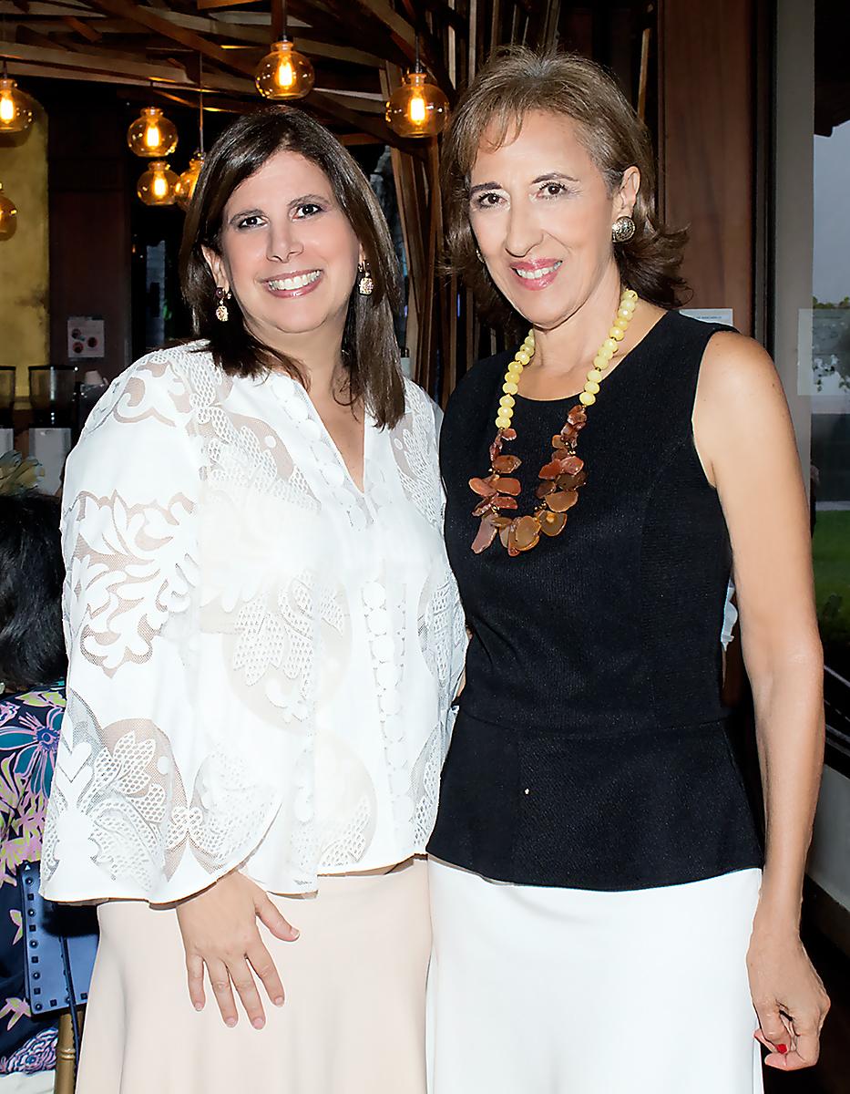 María Alexandra Vogelsang y Elizabeth Dumas.