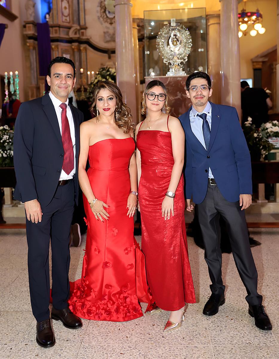 Jacobo, Margie, Mariam y Jacobo Casanova