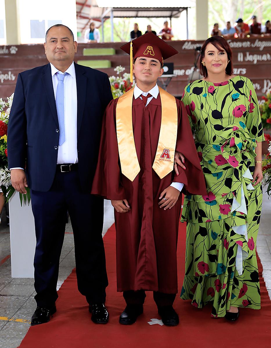 Graduación de los seniors 2025 de Mayan School
