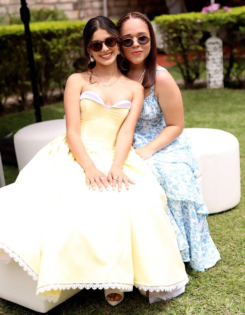 Miah Vindel y Andrea Barahona