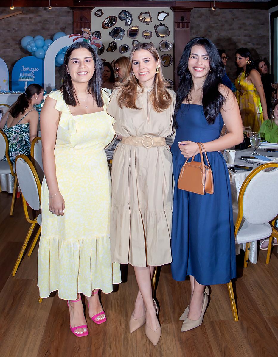Norma Restrepo, Alexa Girón y Alejandra Noriega.