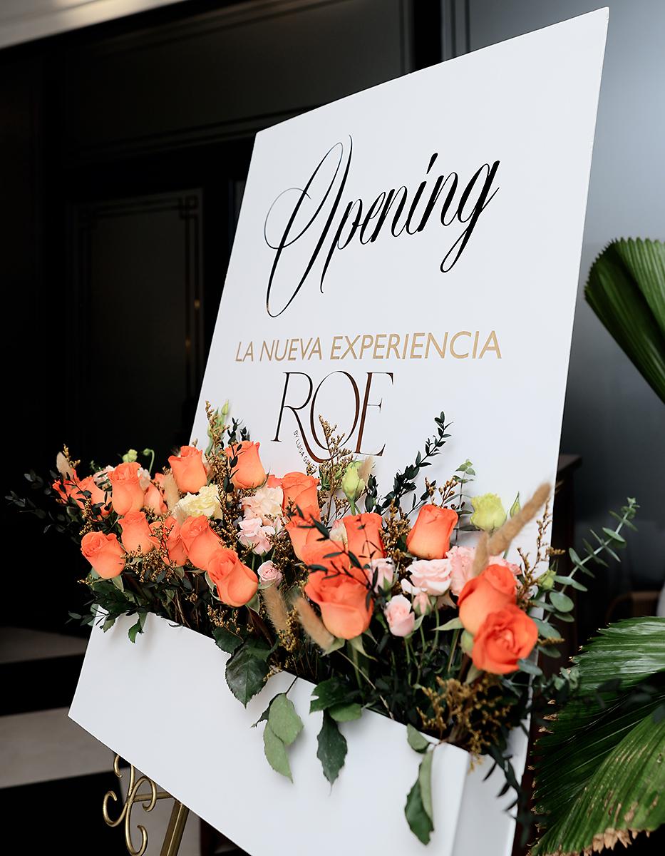 Los invitados a la inauguración de la clínica dental ROE