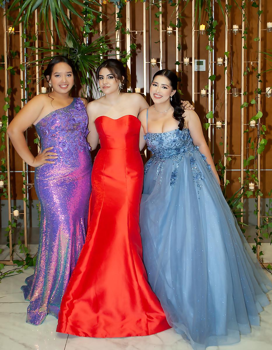Francis Flores, Jeimy Domínguez y Grace Pineda.