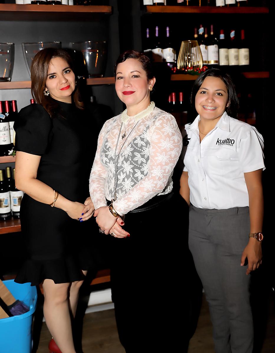Tatiana, Daniela Salez y Evelyn Cardona.