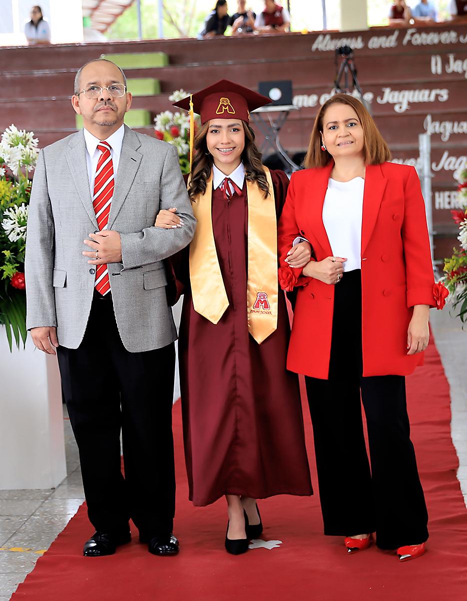 Graduación de los seniors 2025 de Mayan School