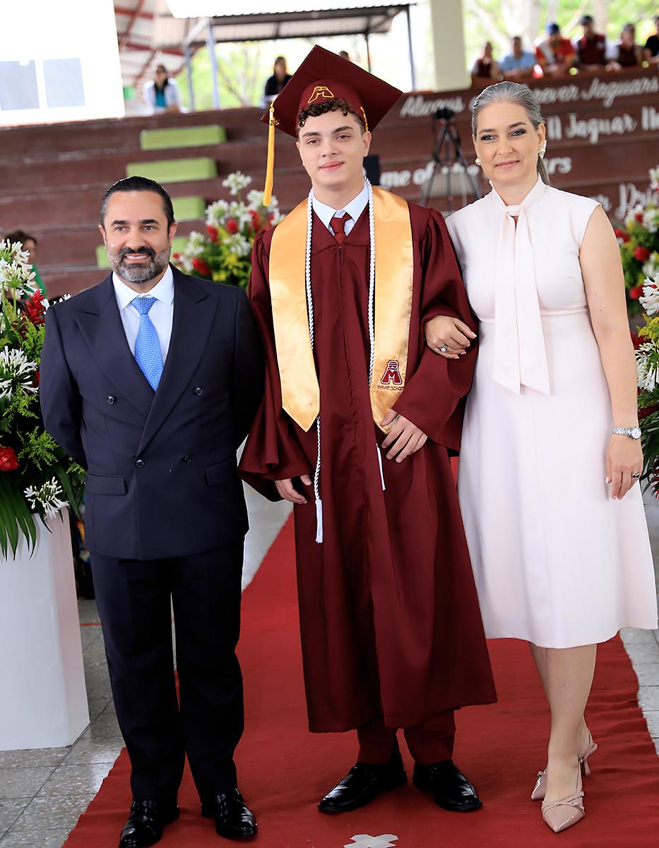 Graduación de los seniors 2025 de Mayan School