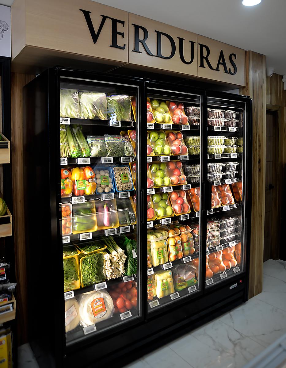 Supermercados La Colonia se distingue por ofrecer una amplia selección de frutas y verduras frescas y de alta calidad. 