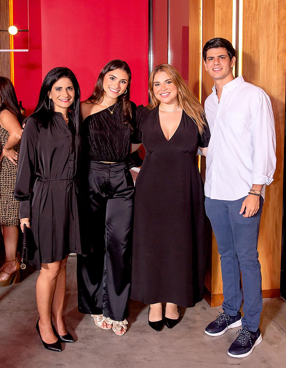 Sandra Faraj, Marianne Sikaffy, Valerie Boadla y Raúl Faraj.