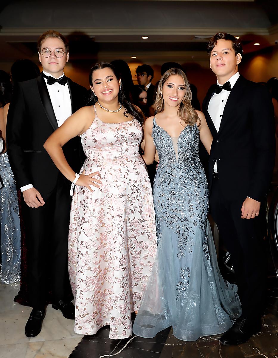 Bill Santos, María Fernanda Banegas, Andrea Orellana y Diego Plazaola