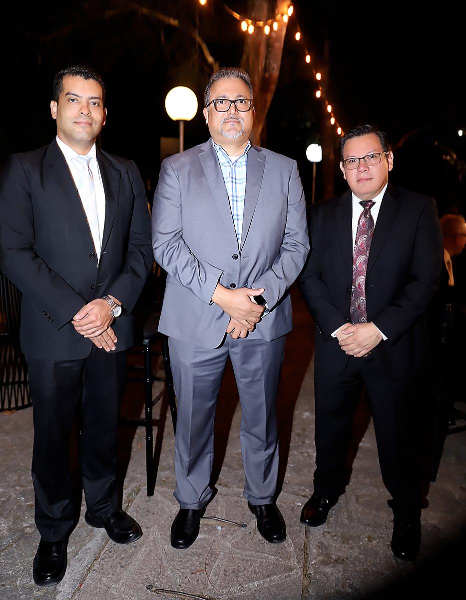 Julio Antúnez, Mario Rosales y Carlos Vides.