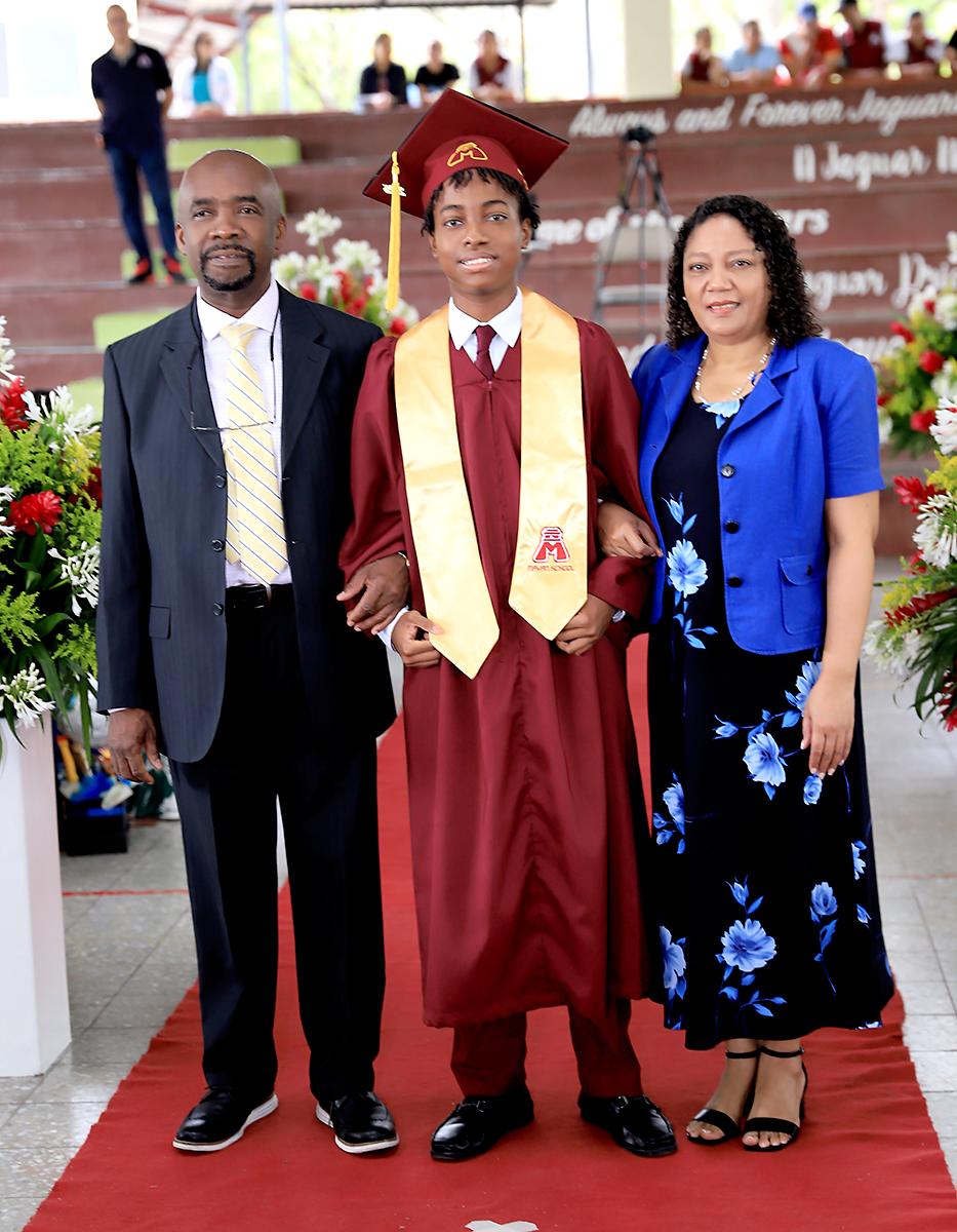 Graduación de los seniors 2025 de Mayan School