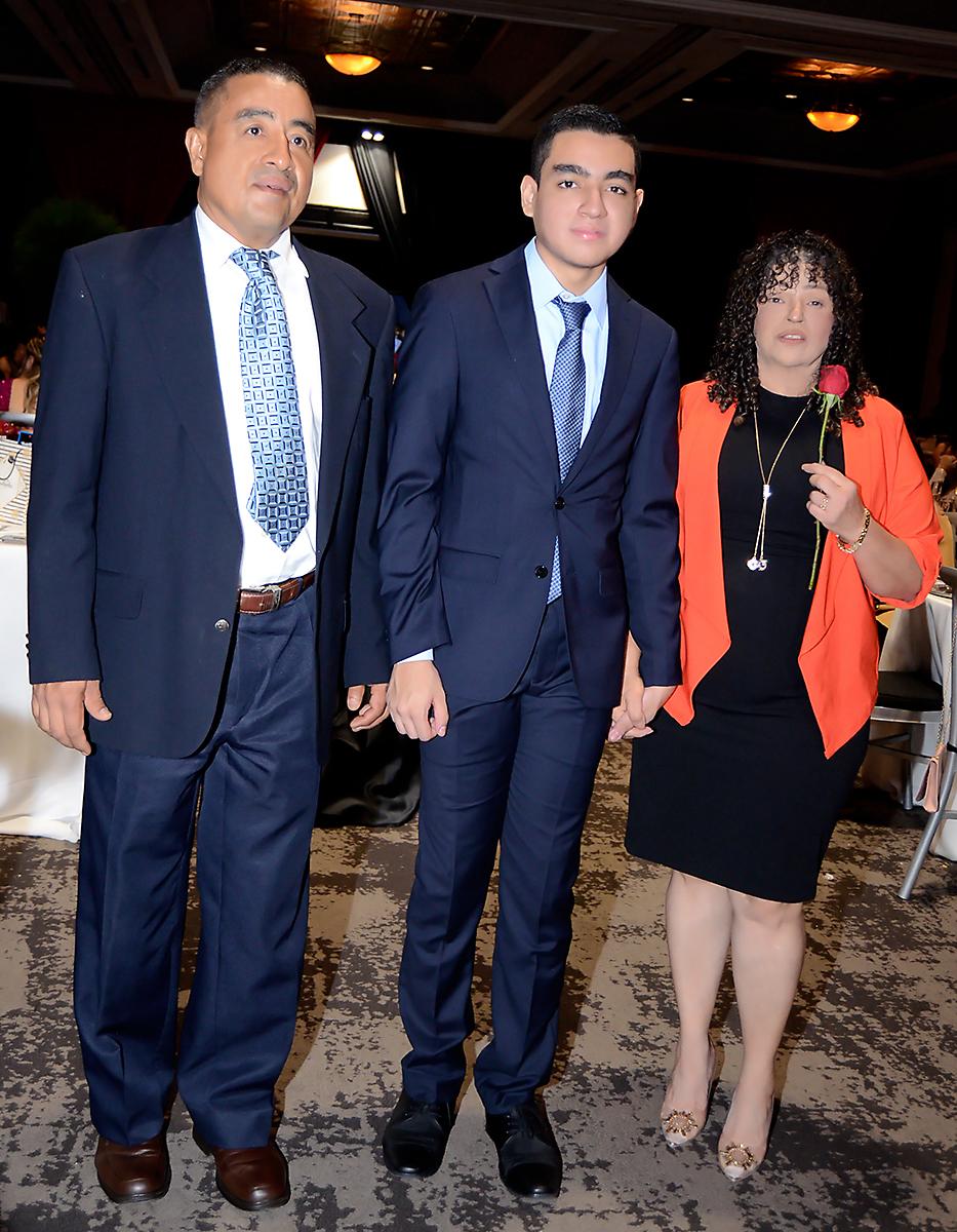 Javier, Erick Sandoval y Silvia Puerto.