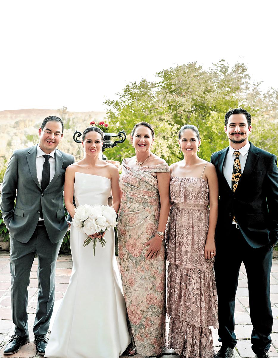 Iván y Hortensia García, Hortensia Fasquelle, Alejandra de Handal y Pedro Milla.