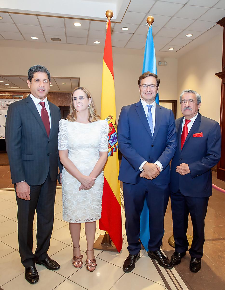 La Fiesta Nacional de España se conmemoró con una elegante recepción en el Teatro José Francisco Saybe, organizada por la Embajada de España en Honduras y la Fundación Filarmónica de San Pedro Sula. La velada reunió a distinguidos invitados en torno a un espectáculo cultural que destacó la riqueza musical y los lazos de amistad entre España y Honduras.