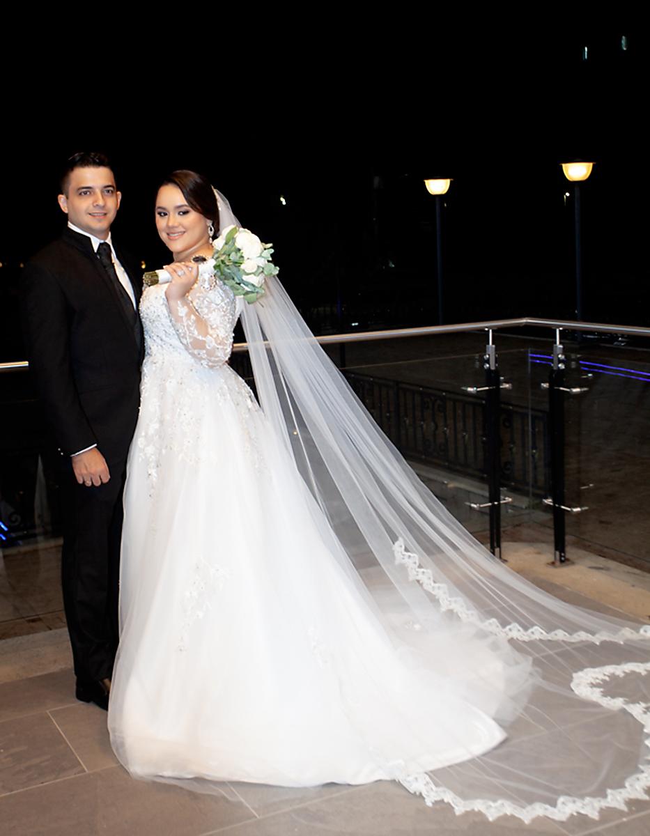 Tal como lo habían soñado y tras varios años de noviazgo, José Alejandro Bandy Vivas y Eny Gabriela Davadi Flores, se encontraron ante el altar de la parroquia Santa Cruz de San Pedro Sula para unir sus vidas en sagrado matrimonio.