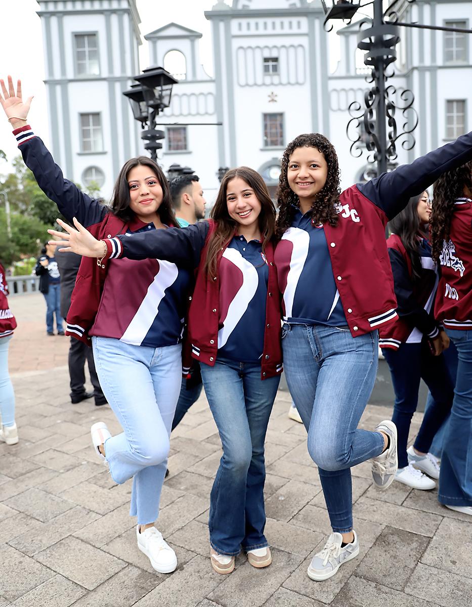 Maritza Montalva, Hannah Montoya y Magali Umanzor