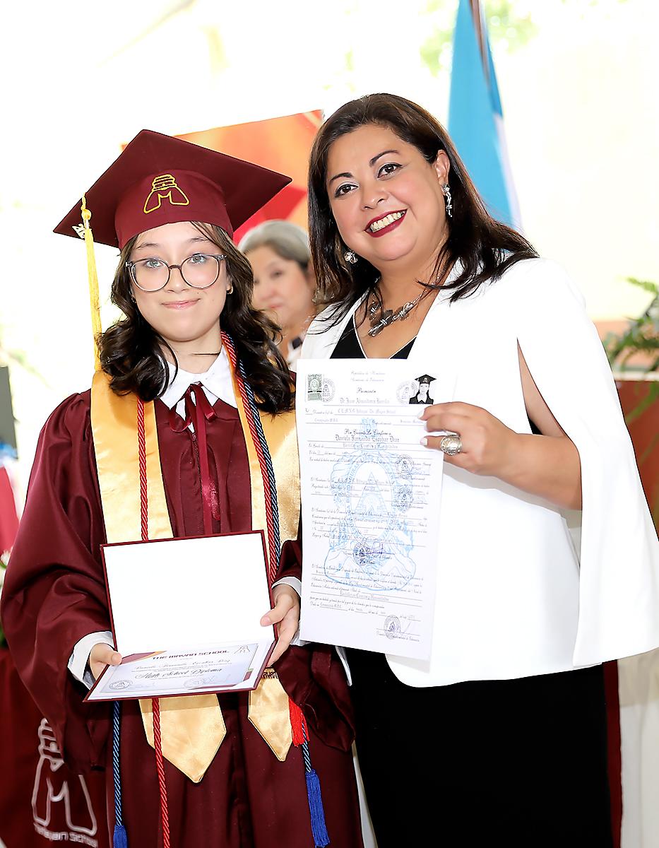 Graduación 2024 de Mayan School